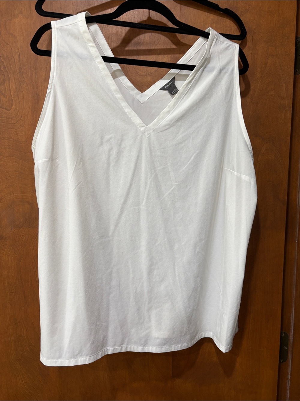 Eddie Bauer White V-Neck Sleeveless Tank Top